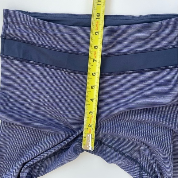 Lululemon Women's Deep Indigo Blue Striped Inspire Crop II Leggings Size 6 - Picture 9 of 10